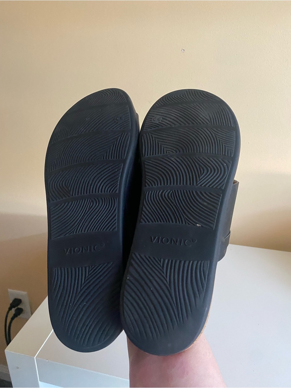 Vionic Cindy Black Leather Toe Ring Slide Sandals Orthotic Comfort US 12 - Picture 9 of 12